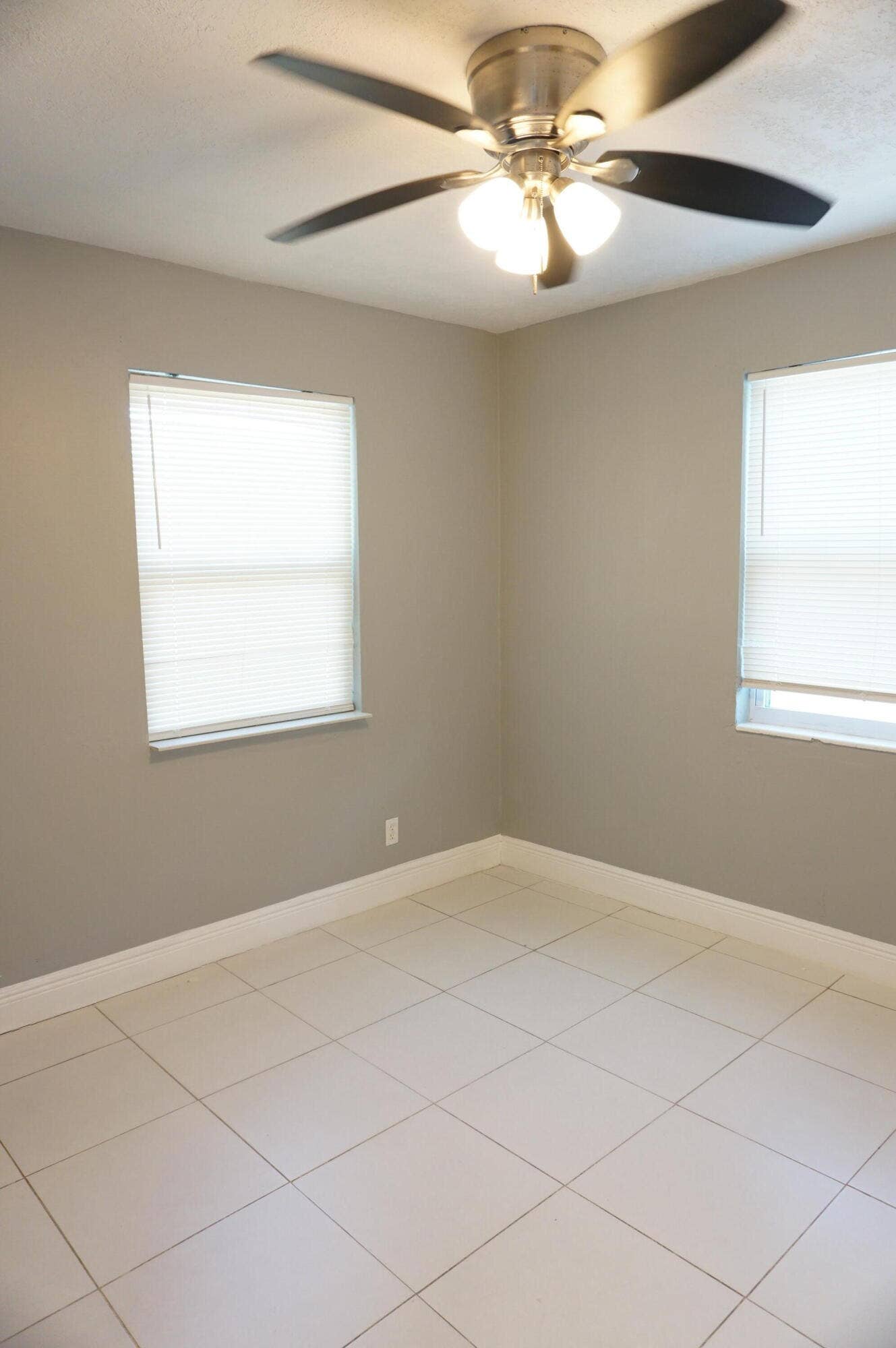1456 W 29TH Street, #1, Riviera Beach, FL 33404 DSC07350
