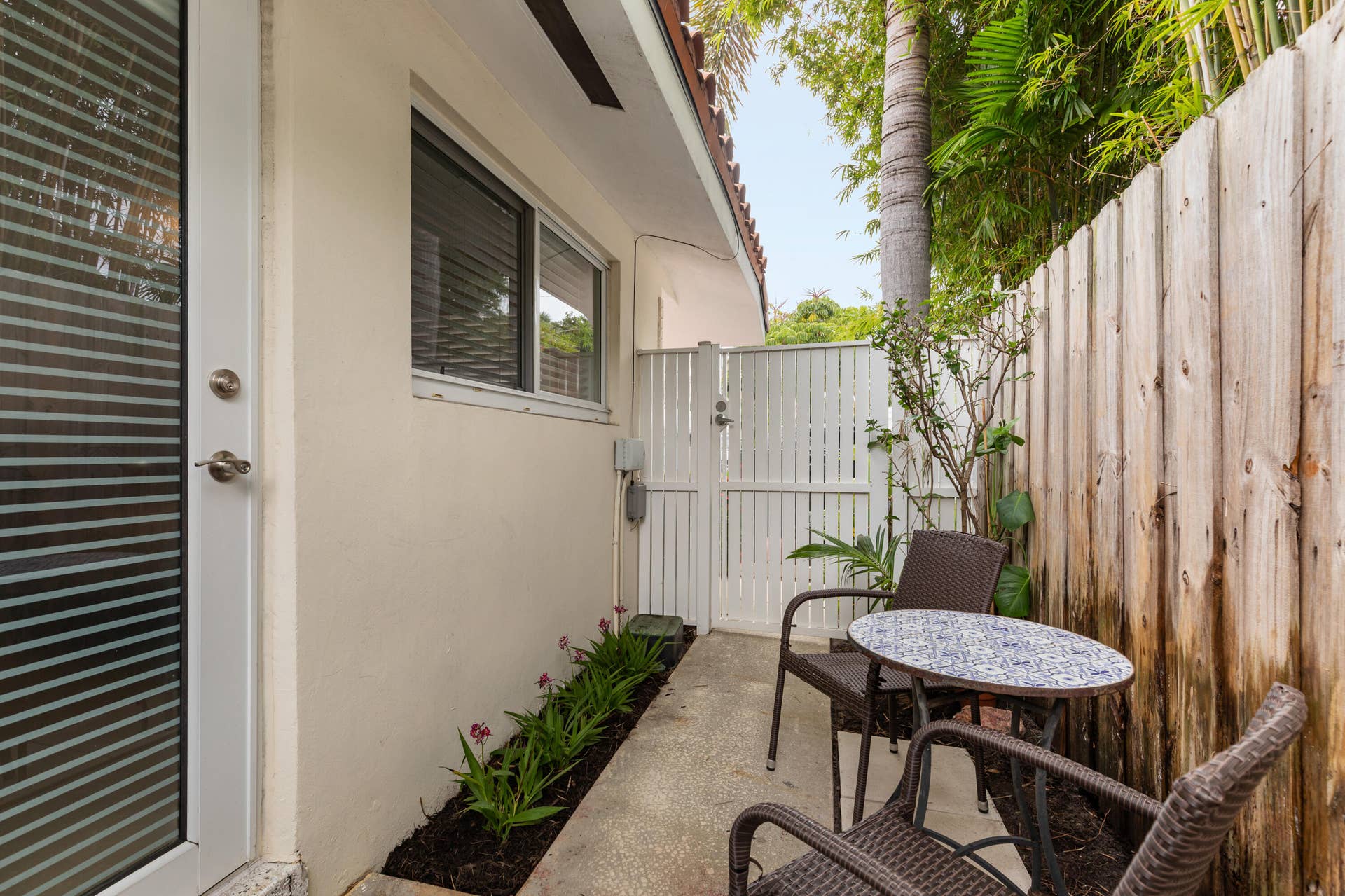 615 NE 10TH Avenue, #101B, Fort Lauderdale, Fort Lauderdale, FL 33304 private patio