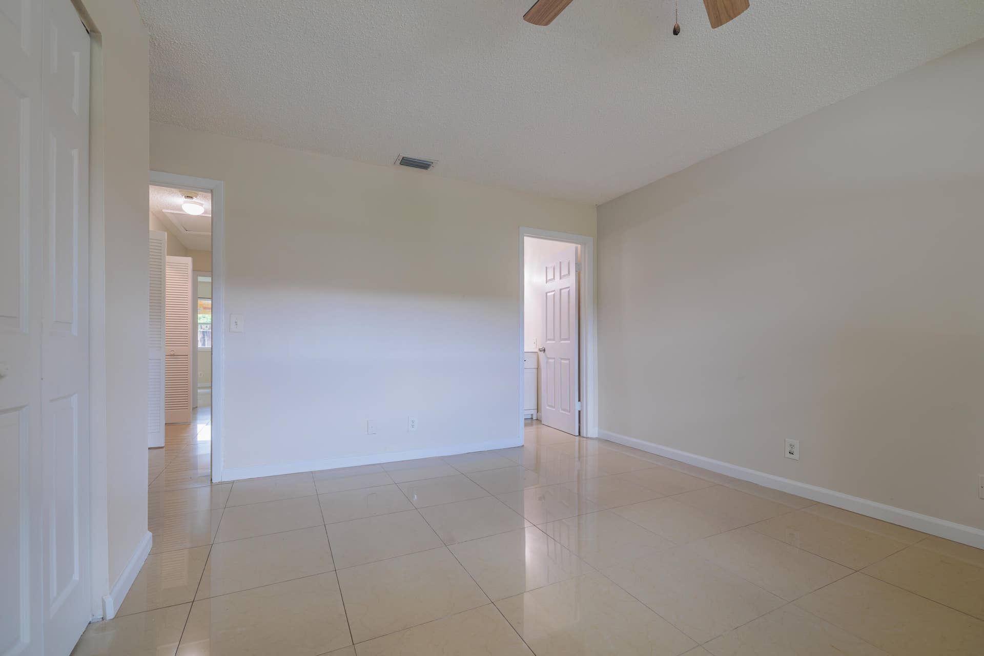 4755 ORLEANS Court, #B, West Palm Beach, FL 33415 4755 Orleans CT B-17