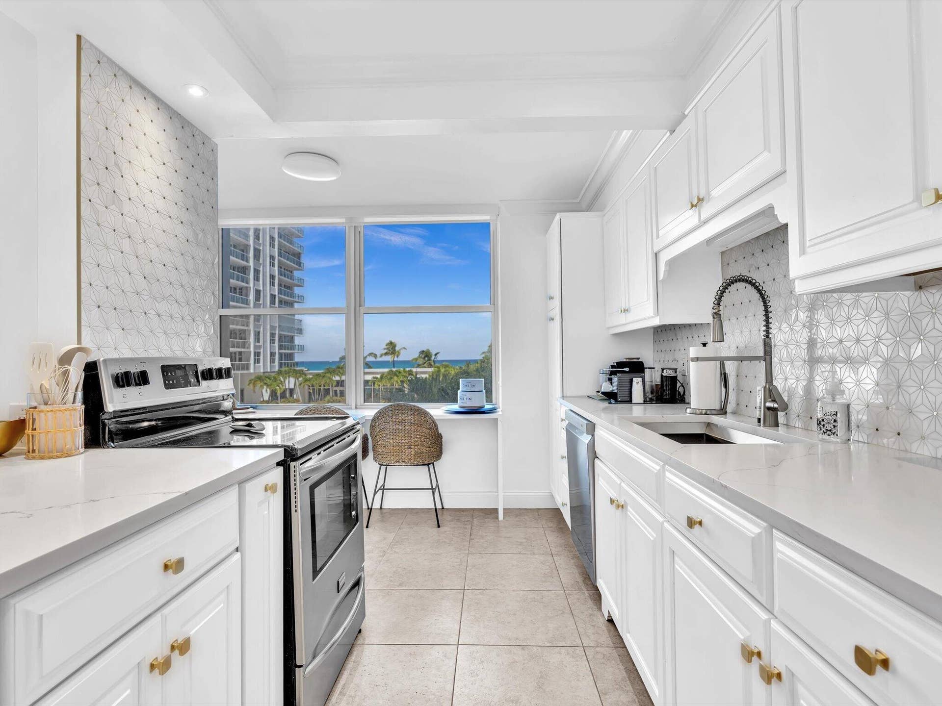 4300 N Ocean Boulevard, #2D, Fort Lauderdale, FL 33308 016-FPP00551