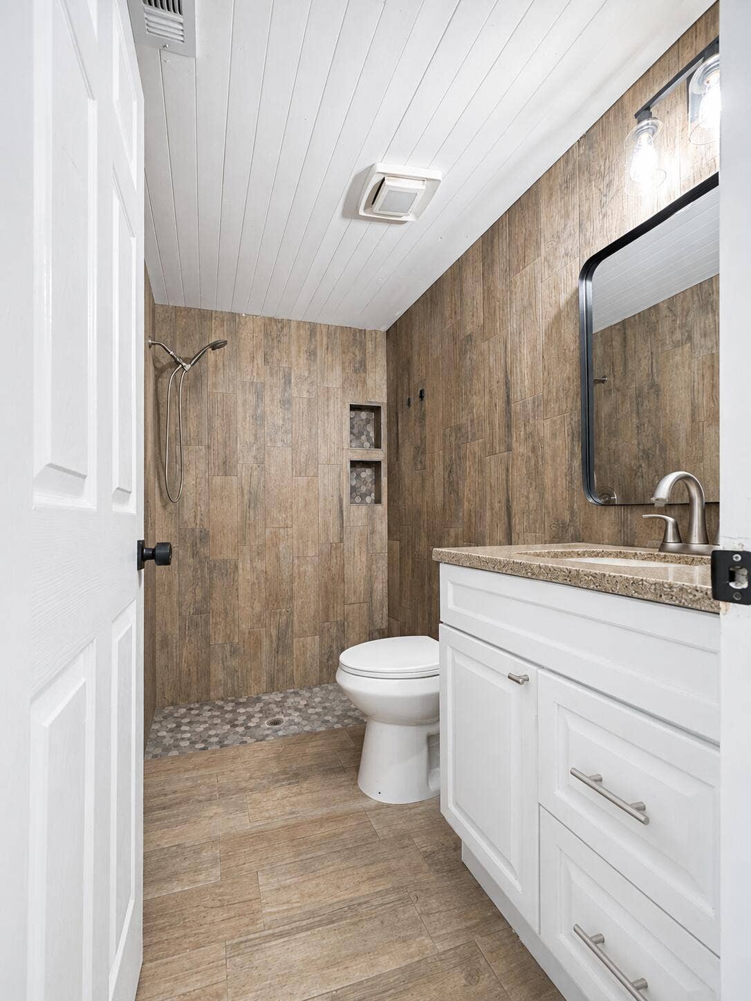 1228 Chippewa Street, Jupiter, FL 33458 E2452218-E76F-4257-9684-B4D2E7498DCE