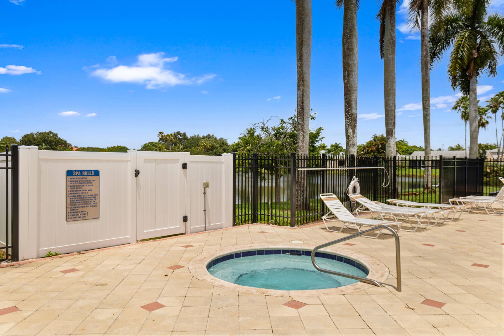 4000 SW 72ND Drive, Davie, FL 33314 585A4990
