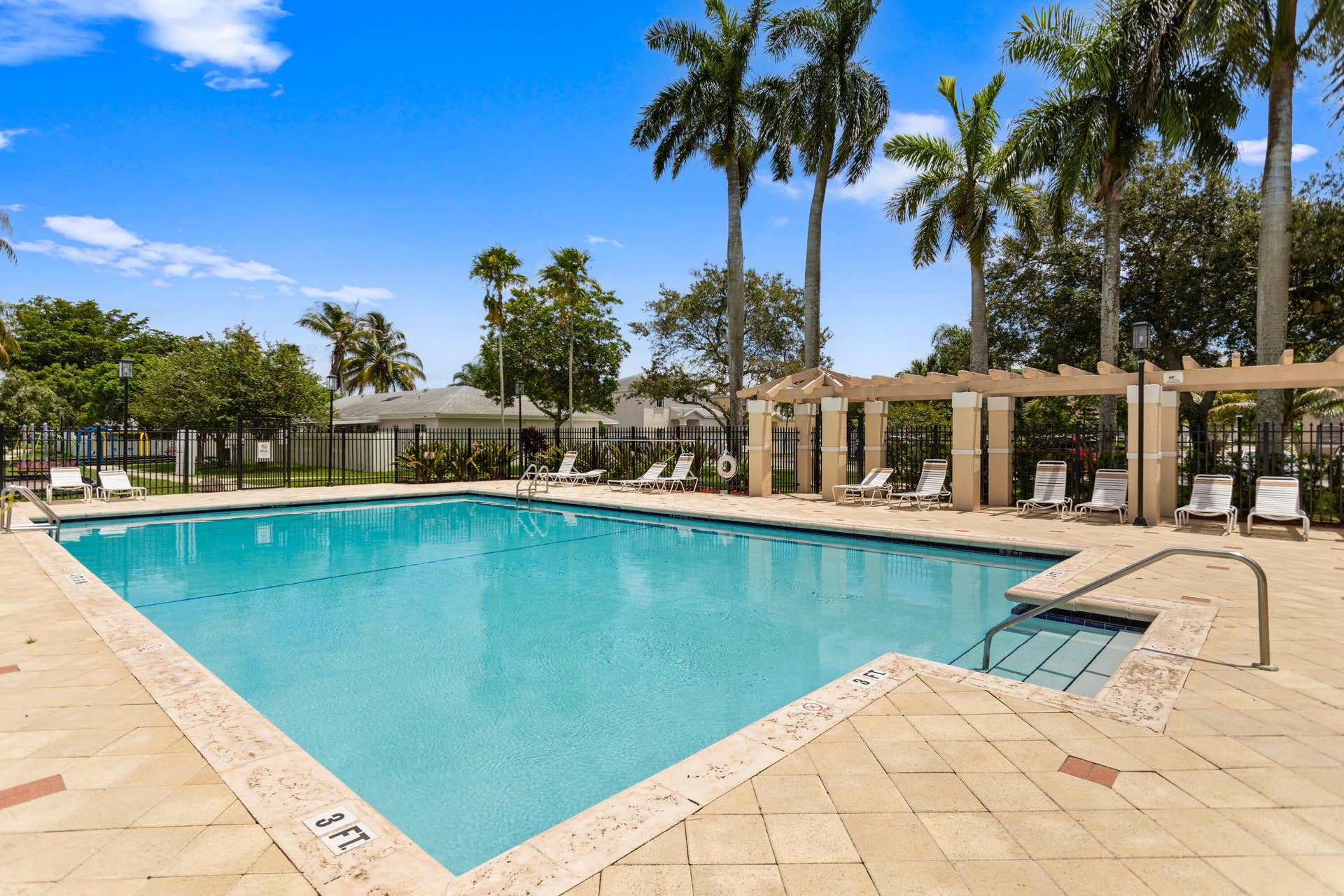 4000 SW 72ND Drive, Davie, FL 33314 585A4993