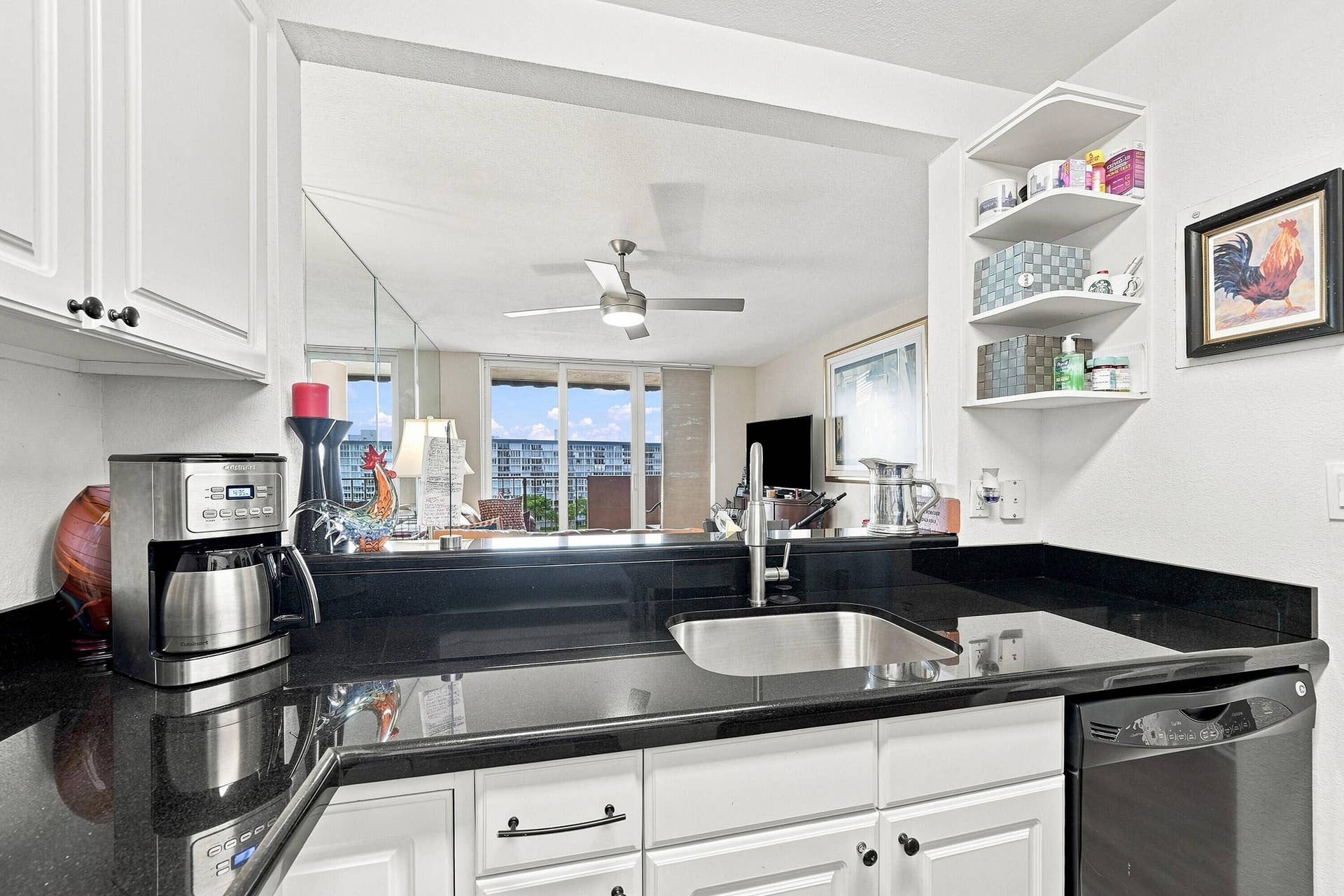 777 S Federal Highway, #RP PH 15, Pompano Beach, FL 33062 10_dsc03566_with_tv