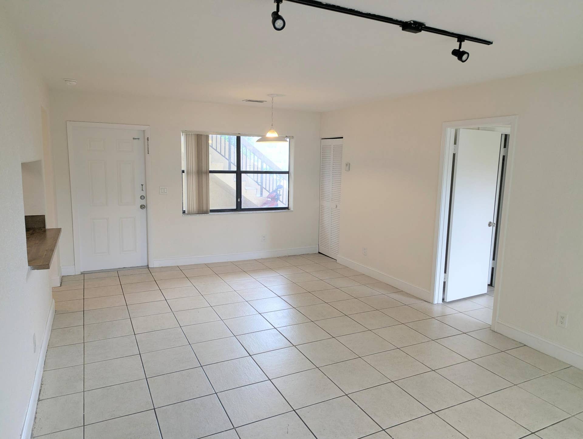 11331 Royal Palm Boulevard, Coral Springs, FL 33065 PXL_20260720_135121229.MP
