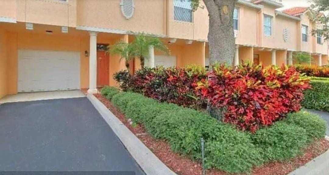 2058 ALTA MEADOWS Lane, #2512, Delray Beach, Delray Beach, FL 33444 Corner garage