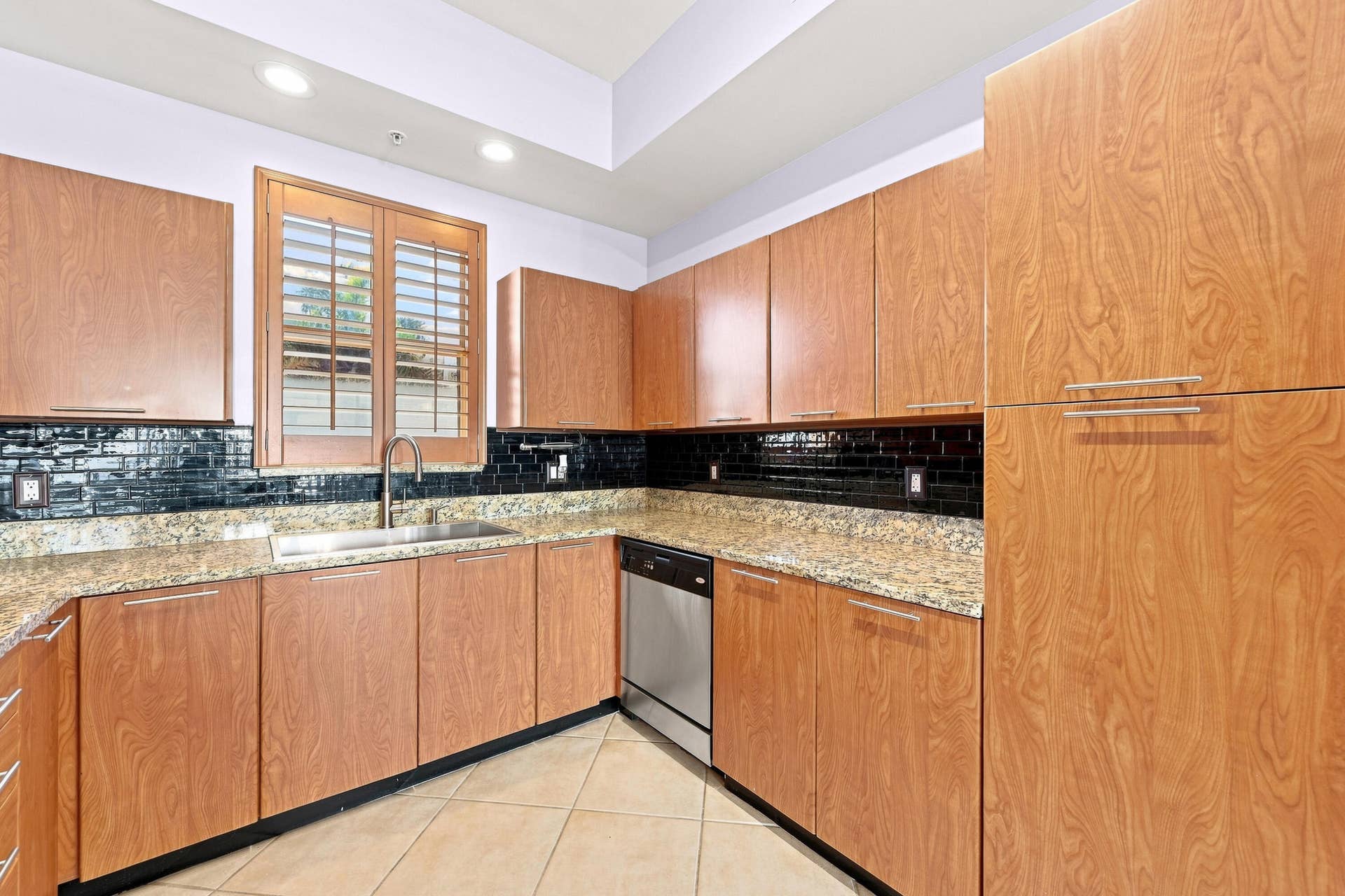2332 Vintage Drive, Lighthouse Point, FL 33064 Kitchen