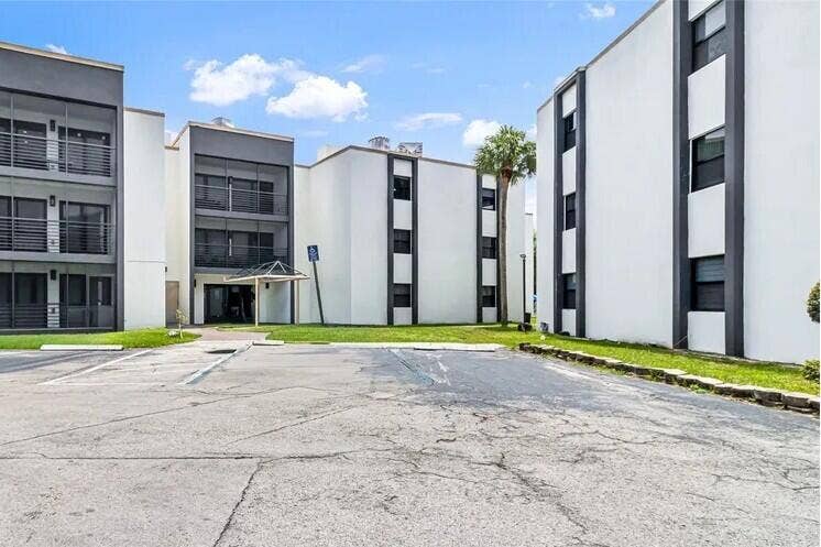 Property photo for 4040 N Hills Drive, #31, Hollywood, FL