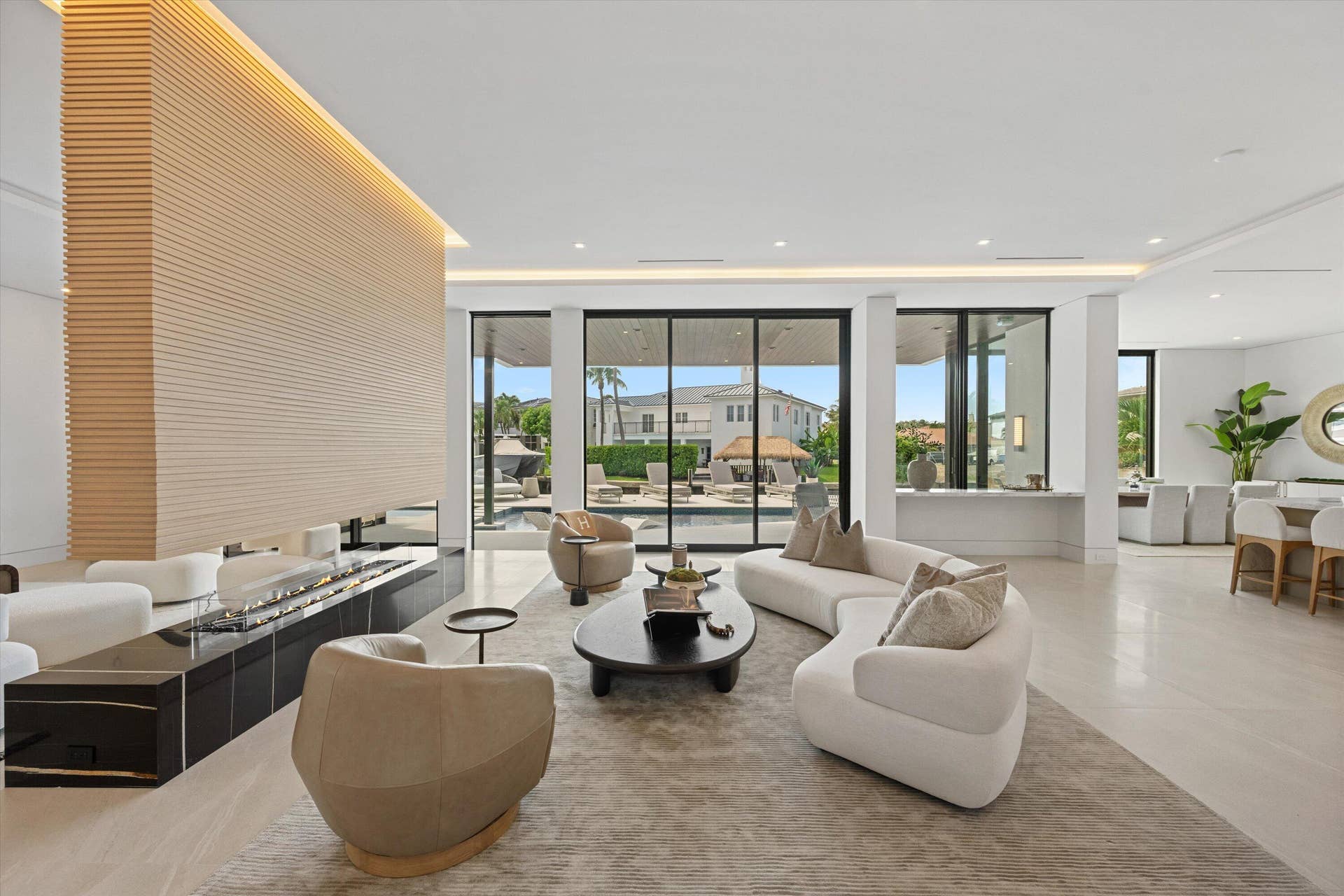 591 Golden Harbour Drive, Boca Raton, FL 33432 54A490C5-DA7B-4915-AB63-A6C5D60BD1E8