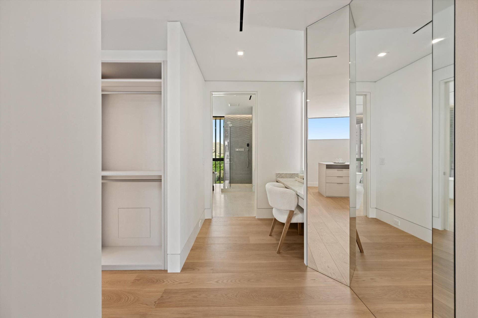 591 Golden Harbour Drive, Boca Raton, FL 33432 Dressing area primary