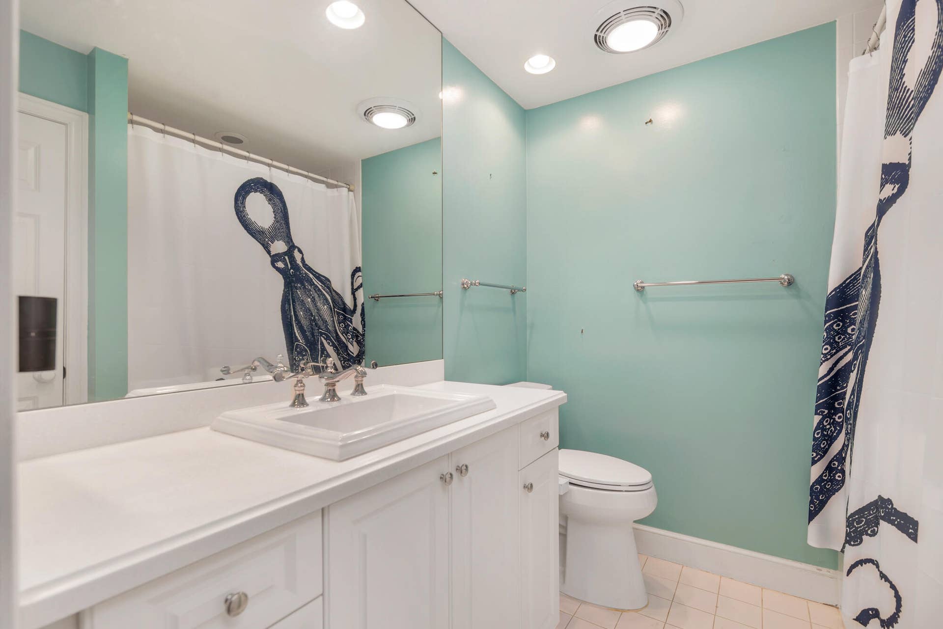 245 COLONIAL Lane, Palm Beach, FL 33480 Primary Bathroom