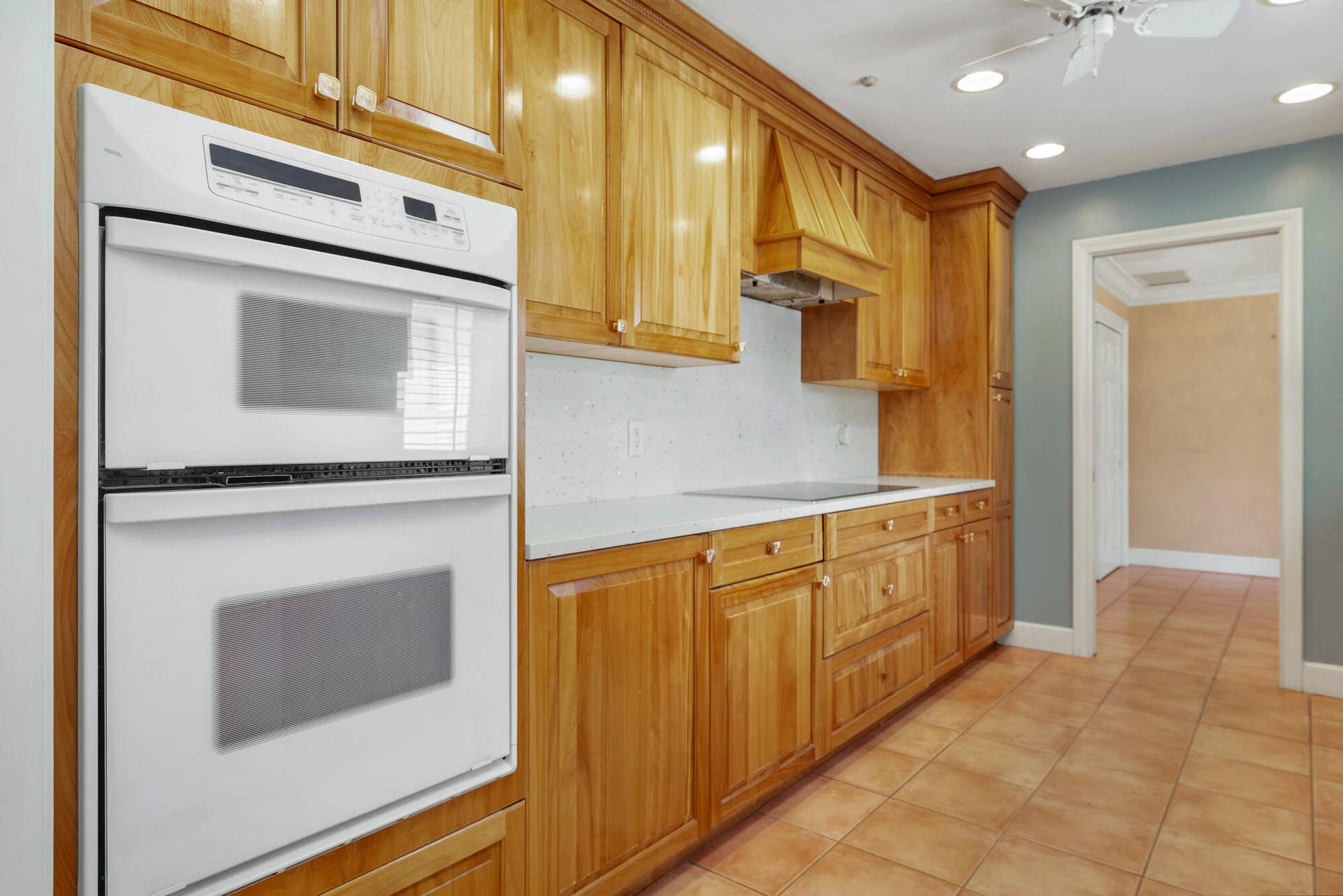 245 COLONIAL Lane, Palm Beach, FL 33480 Kitchen