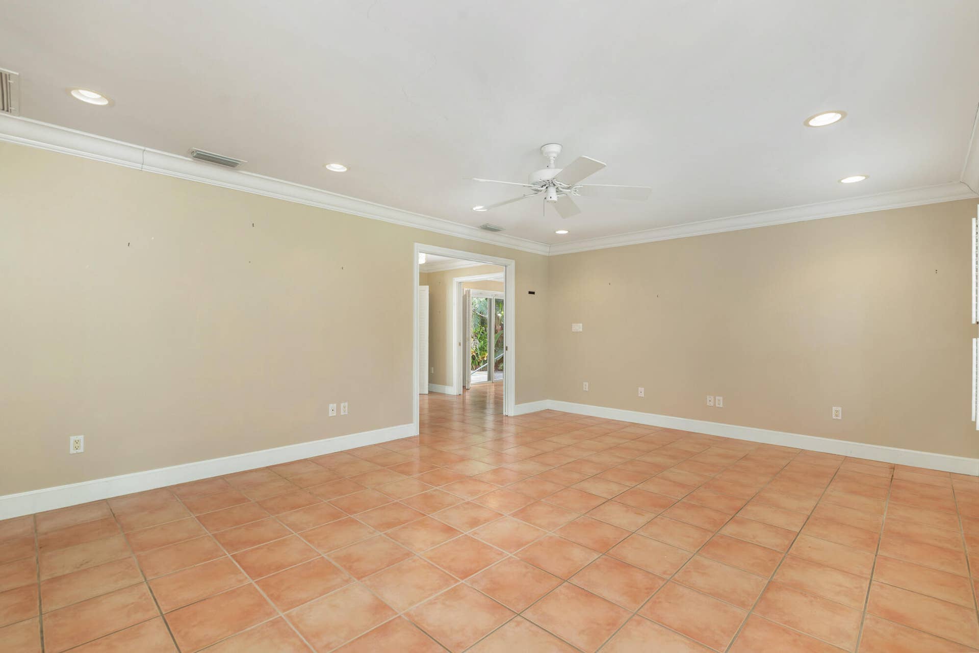 245 COLONIAL Lane, Palm Beach, FL 33480 Living Room