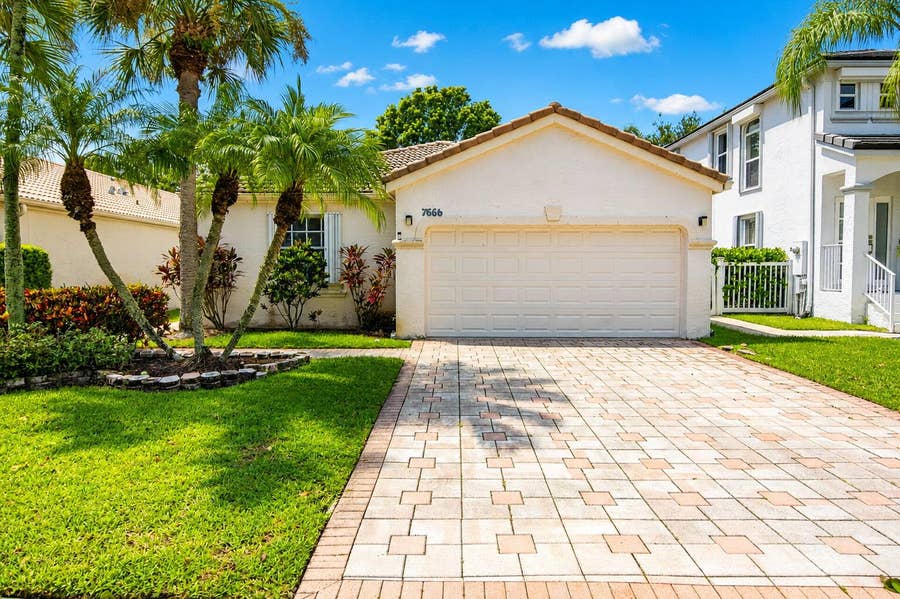 Property photo for 7666 Rockport Circle, Lake Worth, FL