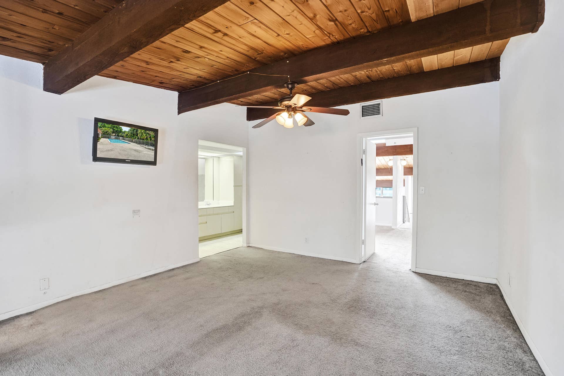 Primary suite