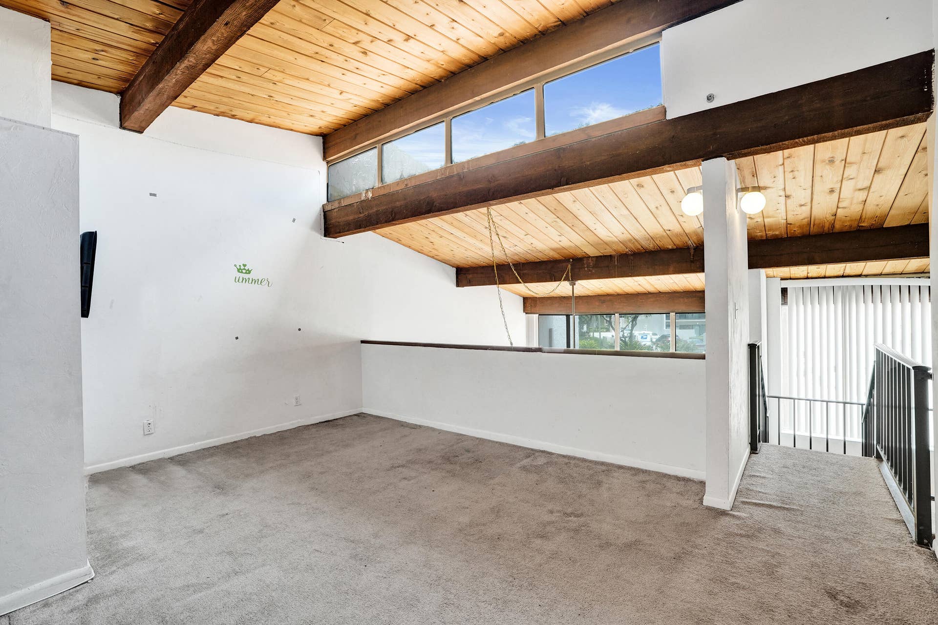 Flex/Loft/3rd bedroom