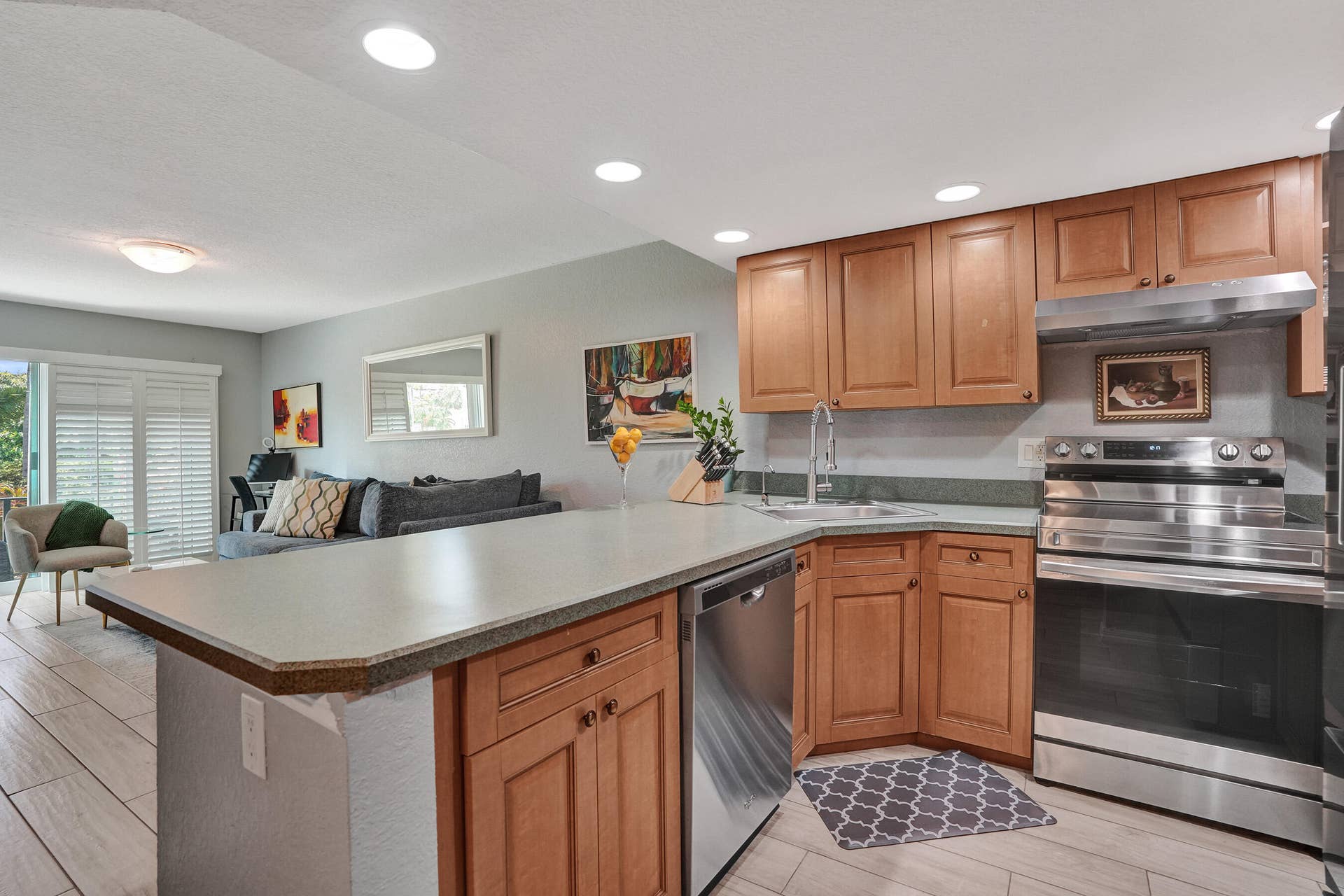 3004 NE 5TH Terrace, #107-C, Wilton Manors, FL 33334 DSC02296