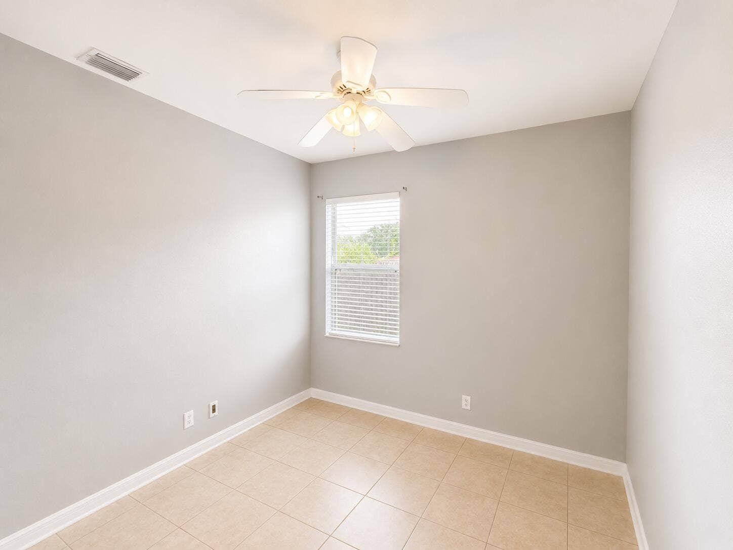 948 SW Jeremko Avenue, Port St Lucie, FL 34953 a867aa2a-9294-4a8d-875b-c1f3f9689eff