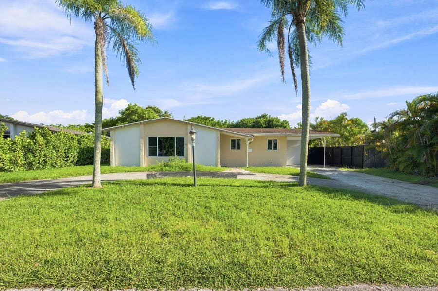 Property photo for 6530 HAYES Street, Hollywood, FL