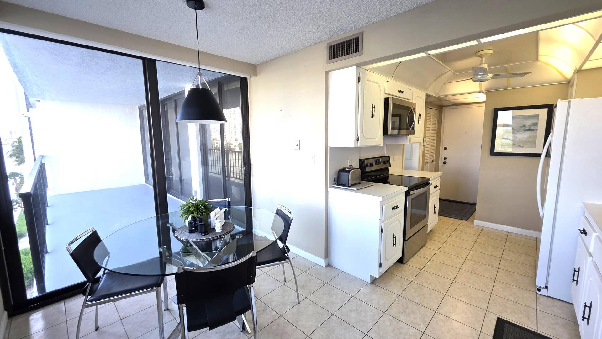 936 Intracoastal Drive, #5B, Fort Lauderdale, FL 33304 breakfast area