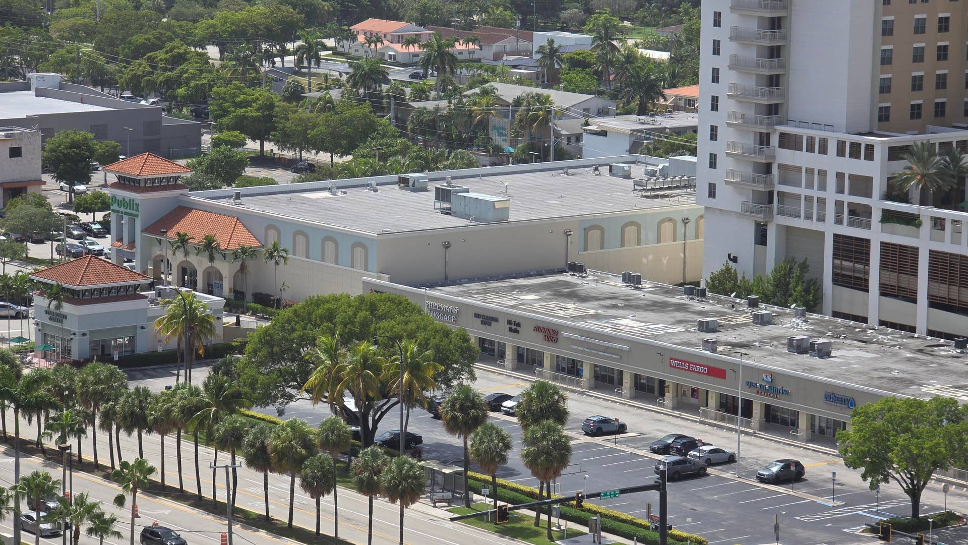 936 Intracoastal Drive, #5B, Fort Lauderdale, FL 33304 Publix, Starbucks, bank, Capital Grille, Seasons 52, PF Changes, Galleria Mall