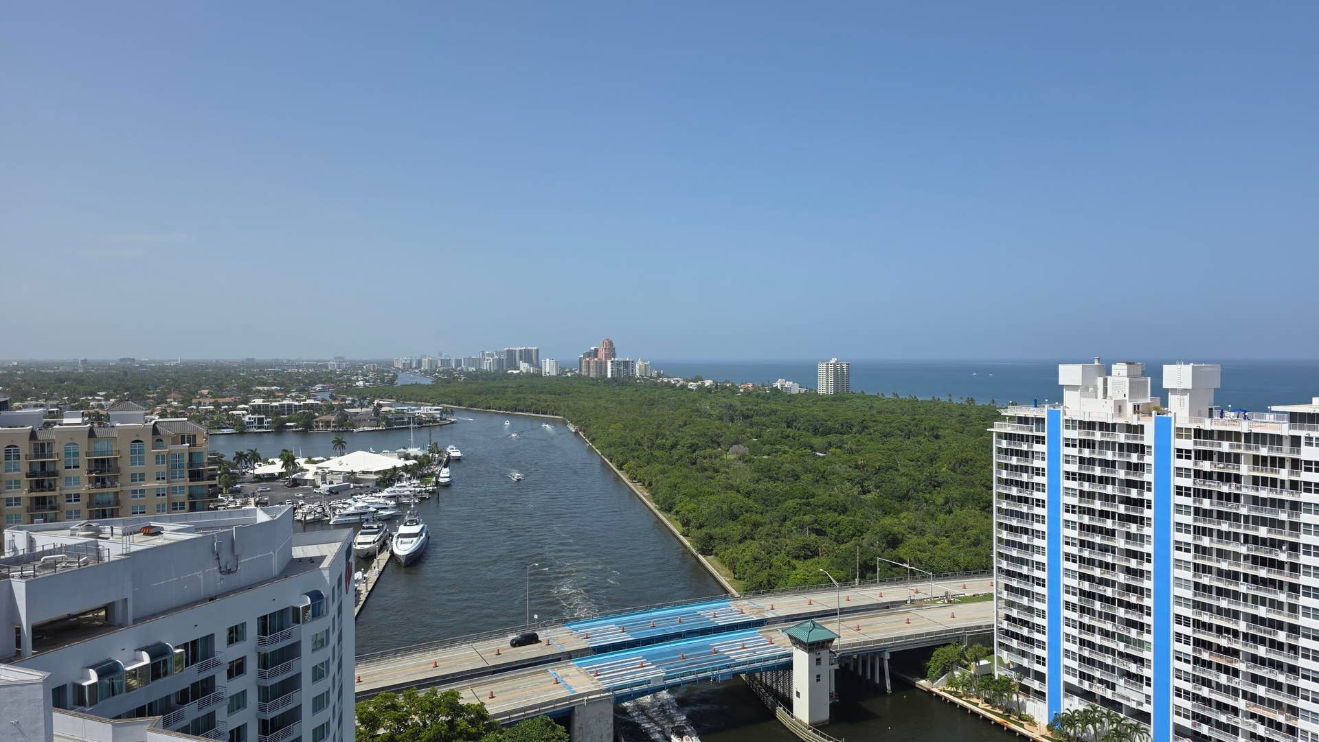 936 Intracoastal Drive, #5B, Fort Lauderdale, FL 33304 north view Birch State Park