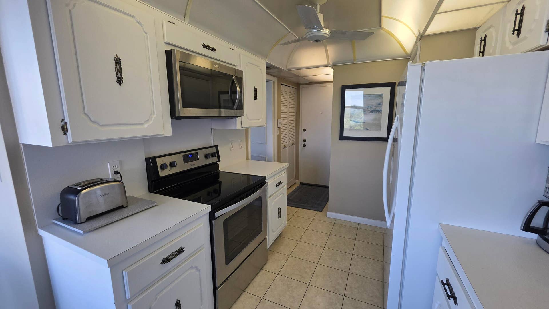 936 Intracoastal Drive, #5B, Fort Lauderdale, FL 33304 Kitchen