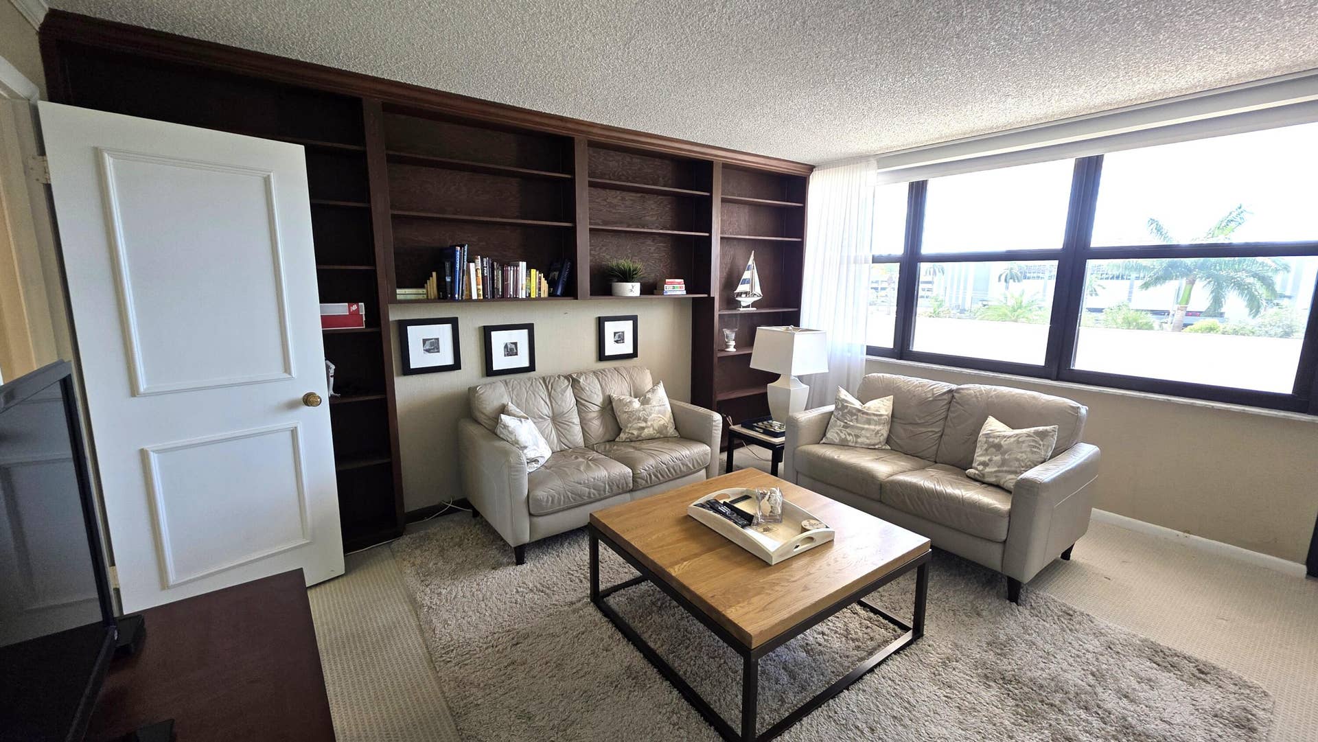 936 Intracoastal Drive, #5B, Fort Lauderdale, FL 33304 guest bedroom corner view