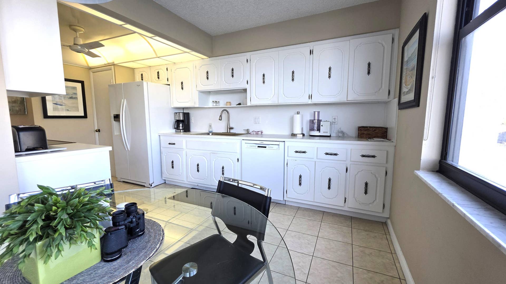 936 Intracoastal Drive, #5B, Fort Lauderdale, FL 33304 kitchen reverse view