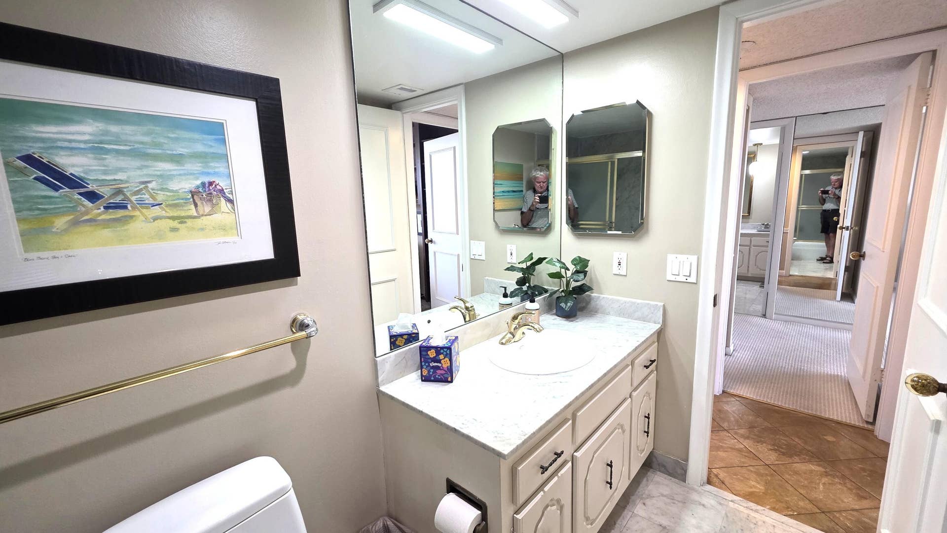 936 Intracoastal Drive, #5B, Fort Lauderdale, FL 33304 Guest Bath