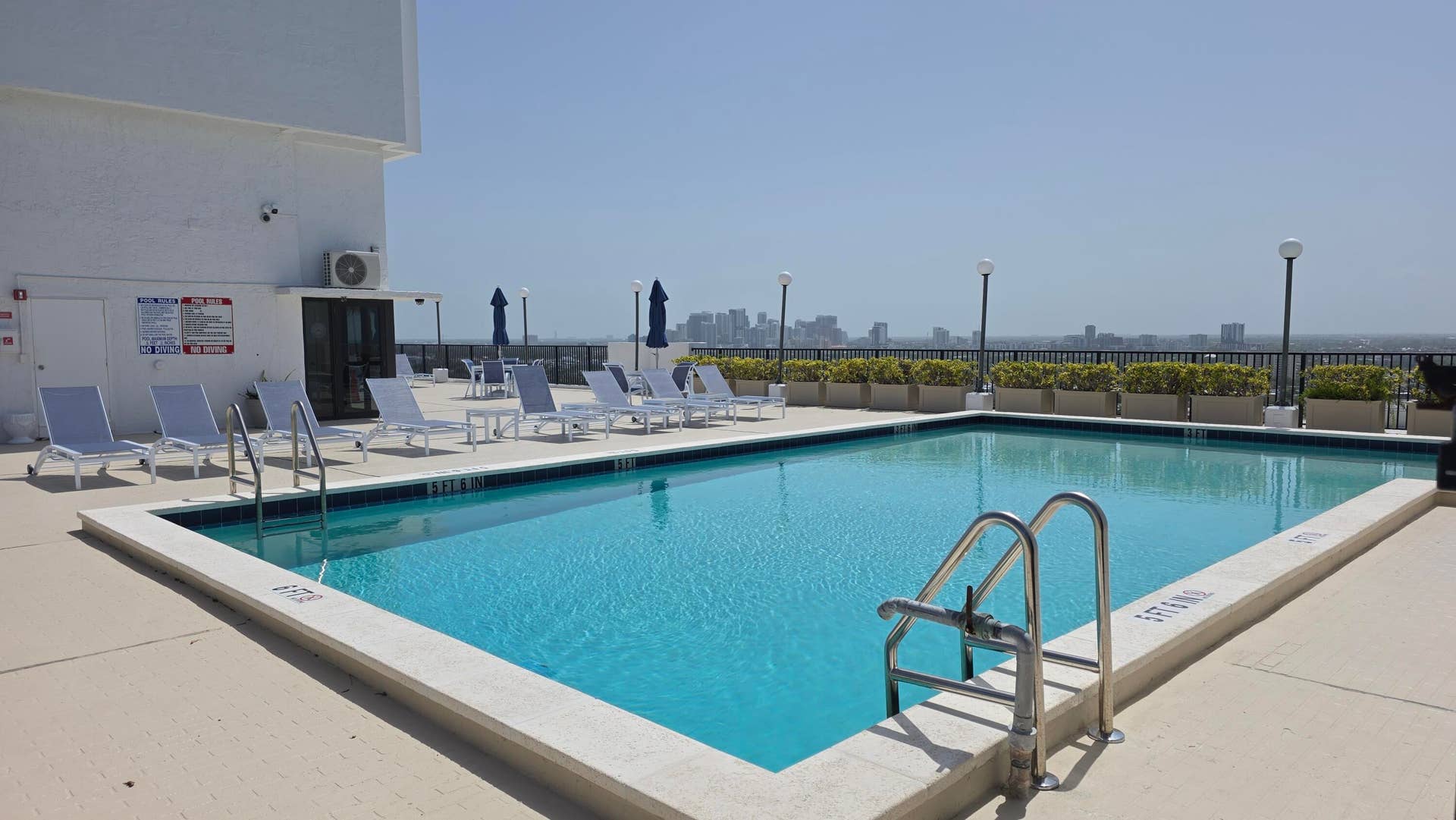 936 Intracoastal Drive, #5B, Fort Lauderdale, FL 33304 Heated rooftop pool