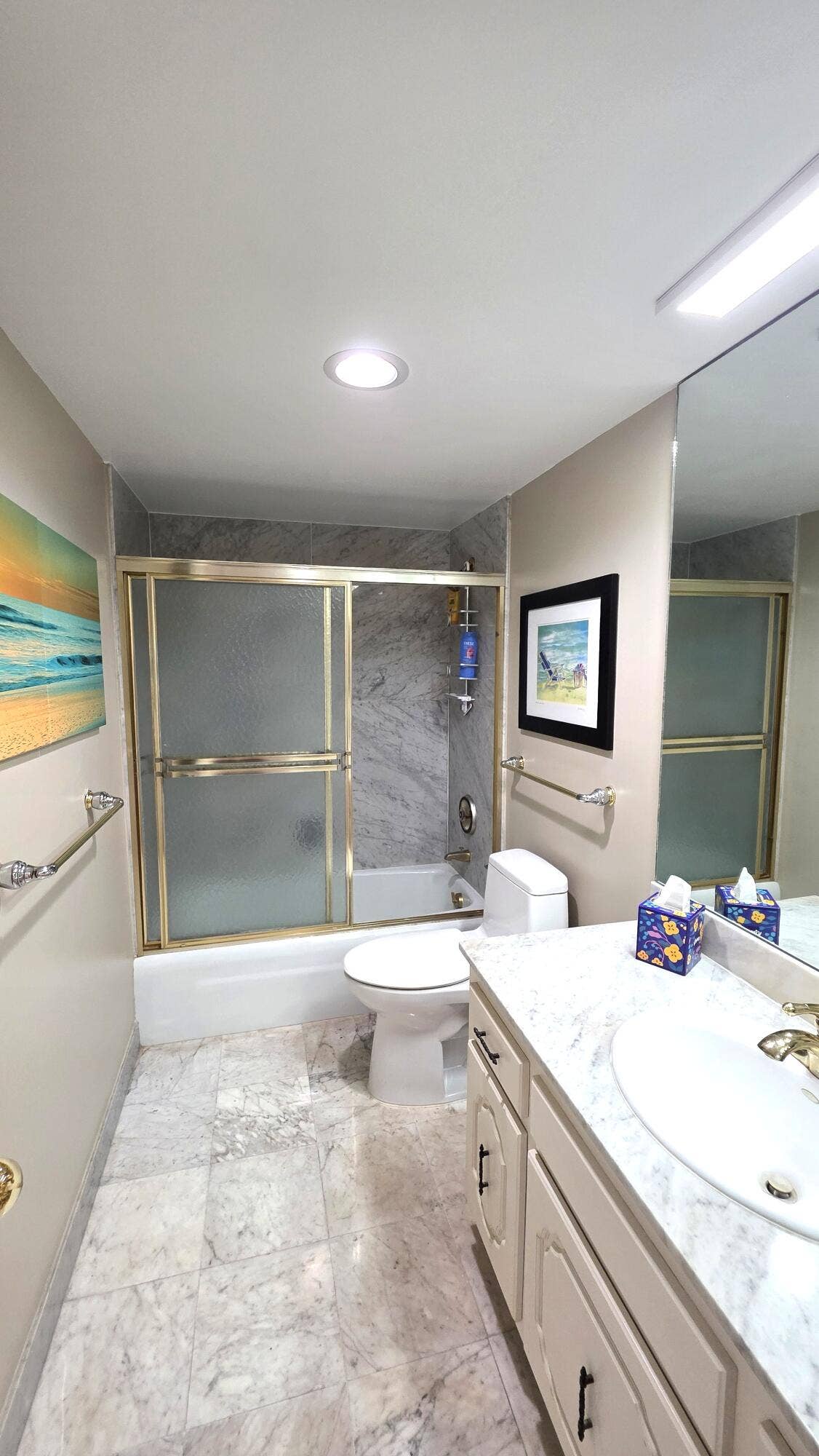 936 Intracoastal Drive, #5B, Fort Lauderdale, FL 33304 Guest Bath