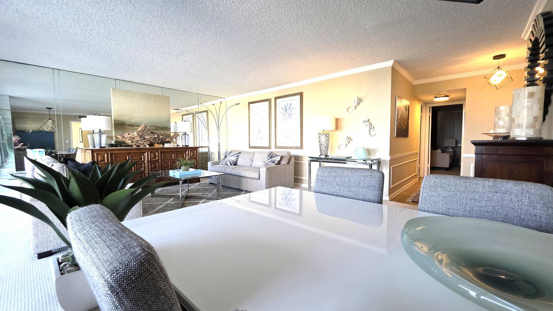 936 Intracoastal Drive, #5B, Fort Lauderdale, FL 33304 dining area view