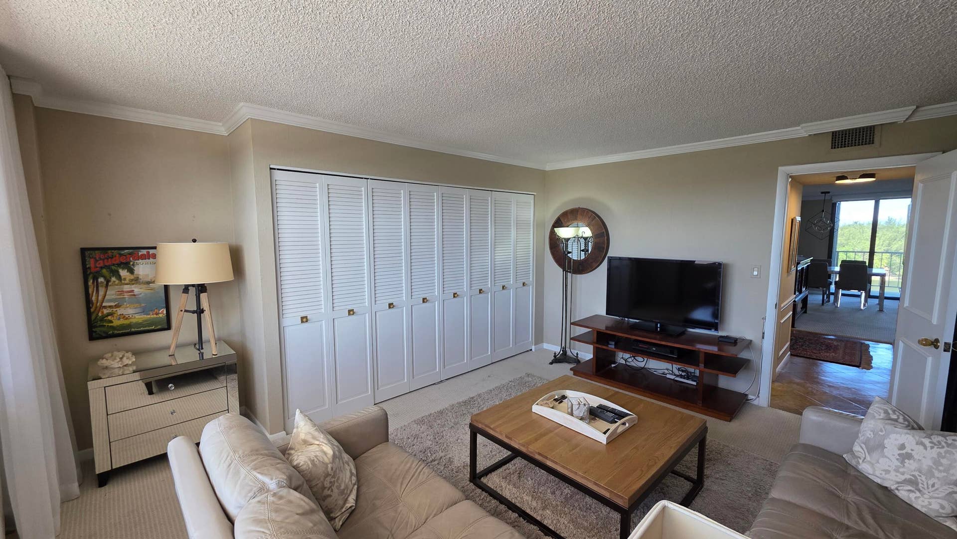 936 Intracoastal Drive, #5B, Fort Lauderdale, FL 33304 guest bedroom angle view