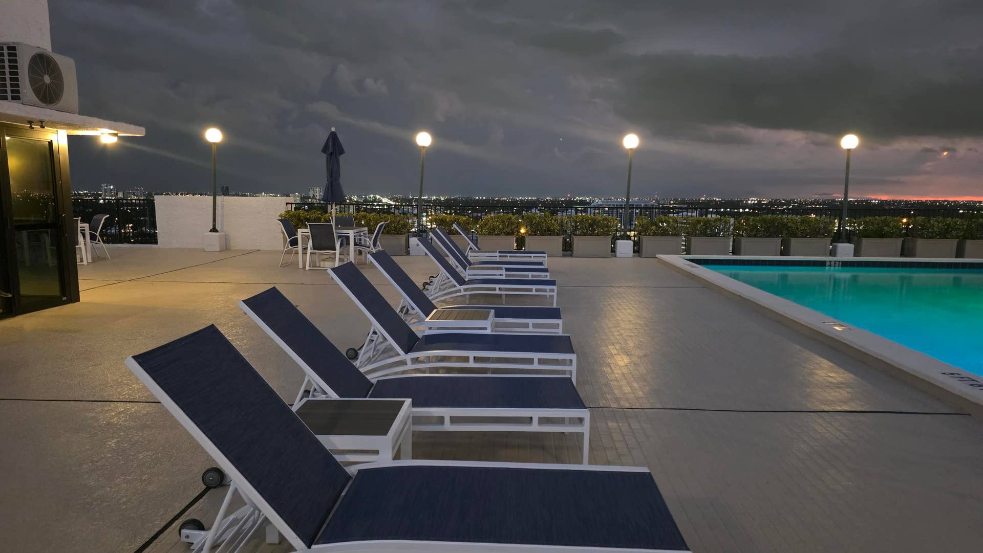 936 Intracoastal Drive, #5B, Fort Lauderdale, FL 33304 relax under the stars