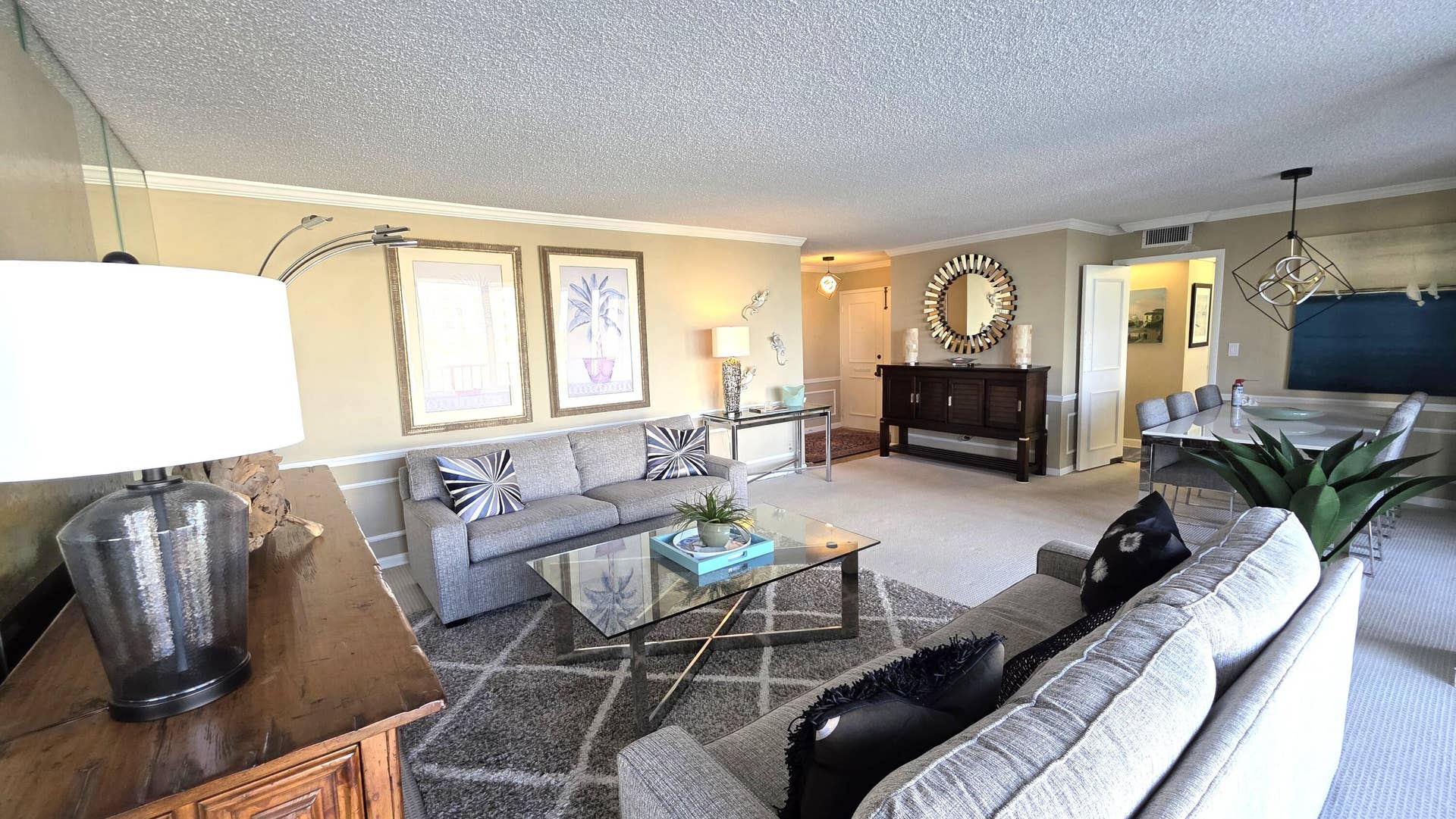 936 Intracoastal Drive, #5B, Fort Lauderdale, FL 33304 corner living room view