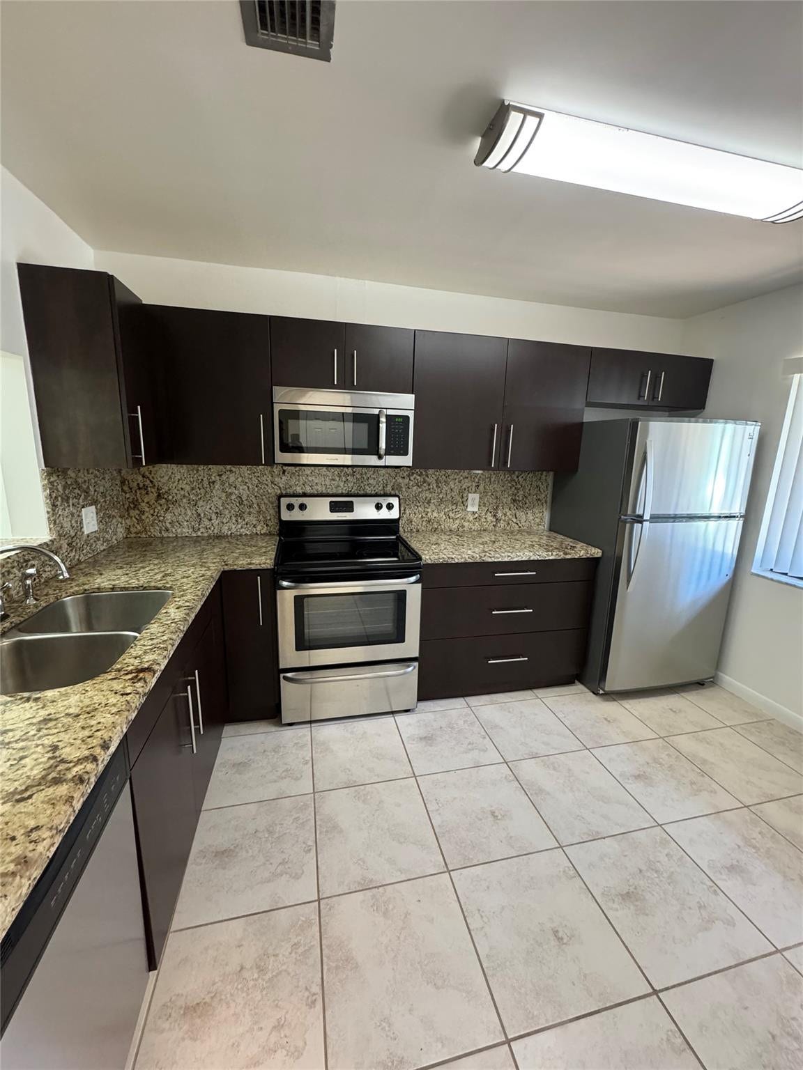 445 LAKEVIEW Drive, #3, Weston, Weston, FL 33326 Photo 3