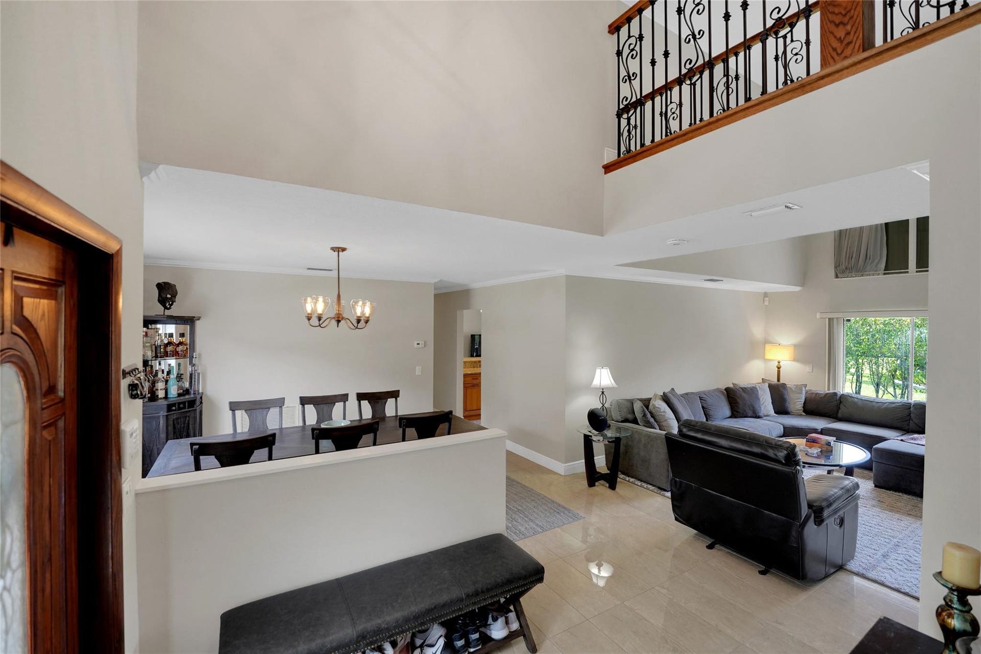 Formal dining and living