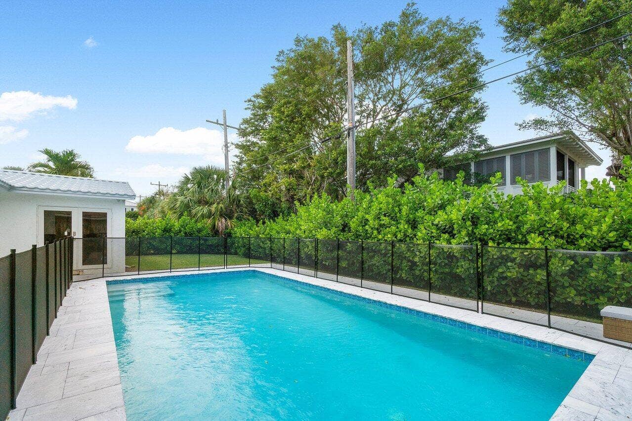125 Gregory Place, West Palm Beach, West Palm Beach, FL 33405 023-125GregoryPlace-WestPalmBeach-FL-334