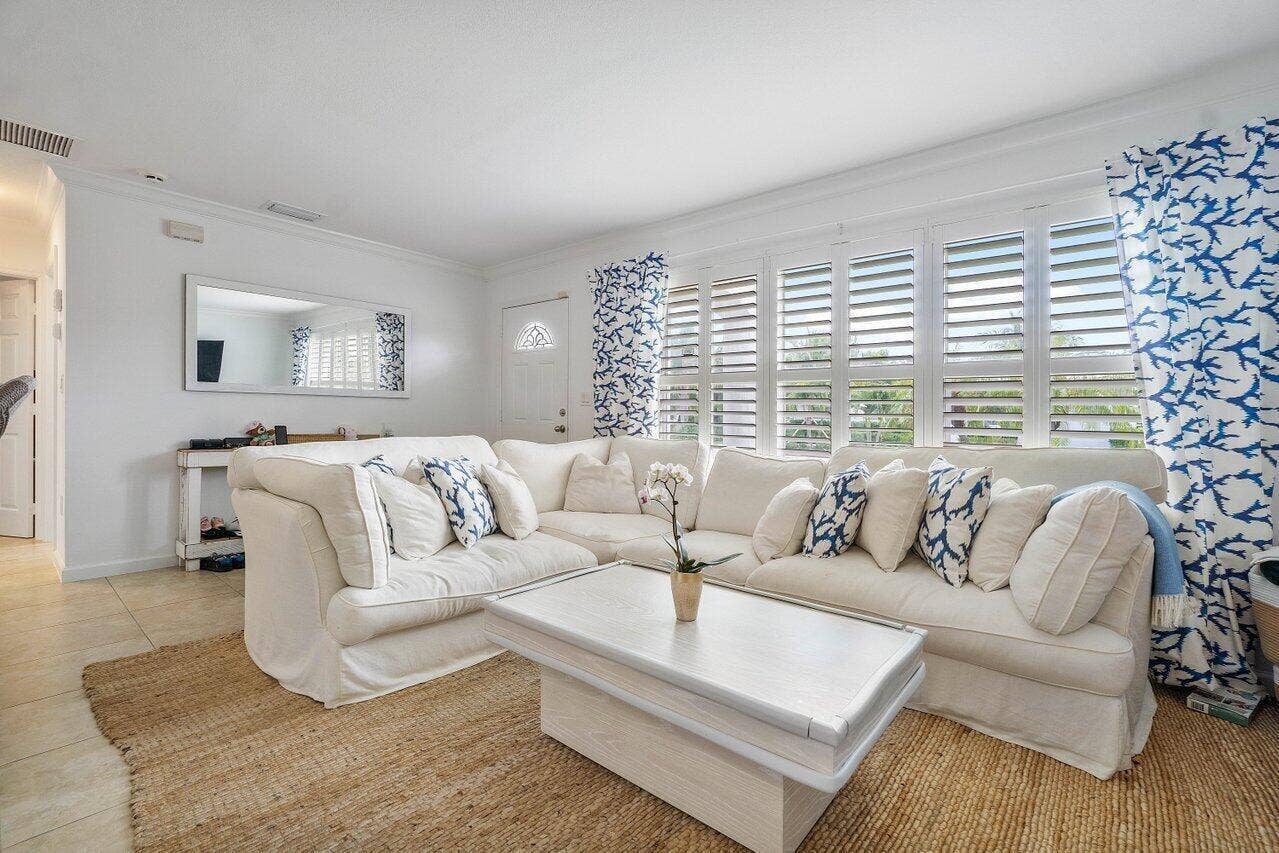 125 Gregory Place, West Palm Beach, West Palm Beach, FL 33405 006-125GregoryPlace-WestPalmBeach-FL-334