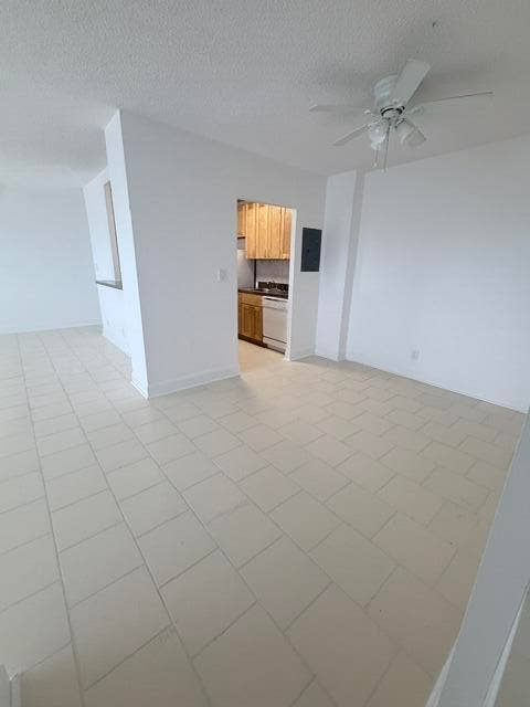 2555 NE 11TH Street, #402, Fort Lauderdale, FL 33304 IMG_0691