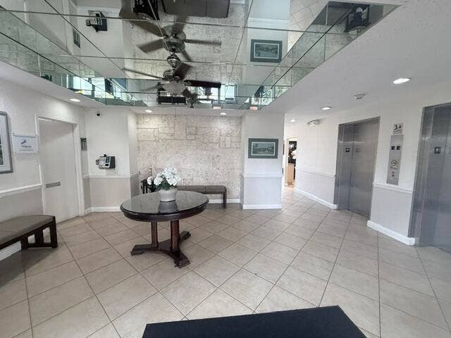 2555 NE 11TH Street, #402, Fort Lauderdale, FL 33304 IMG_0698