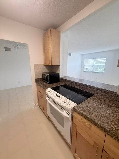 2555 NE 11TH Street, #402, Fort Lauderdale, FL 33304 IMG_0682