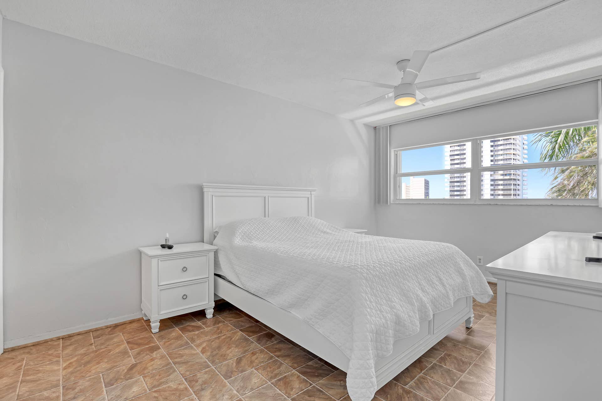 28 Yacht Club Drive, #409, North Palm Beach, FL 33408 Master Bedroom