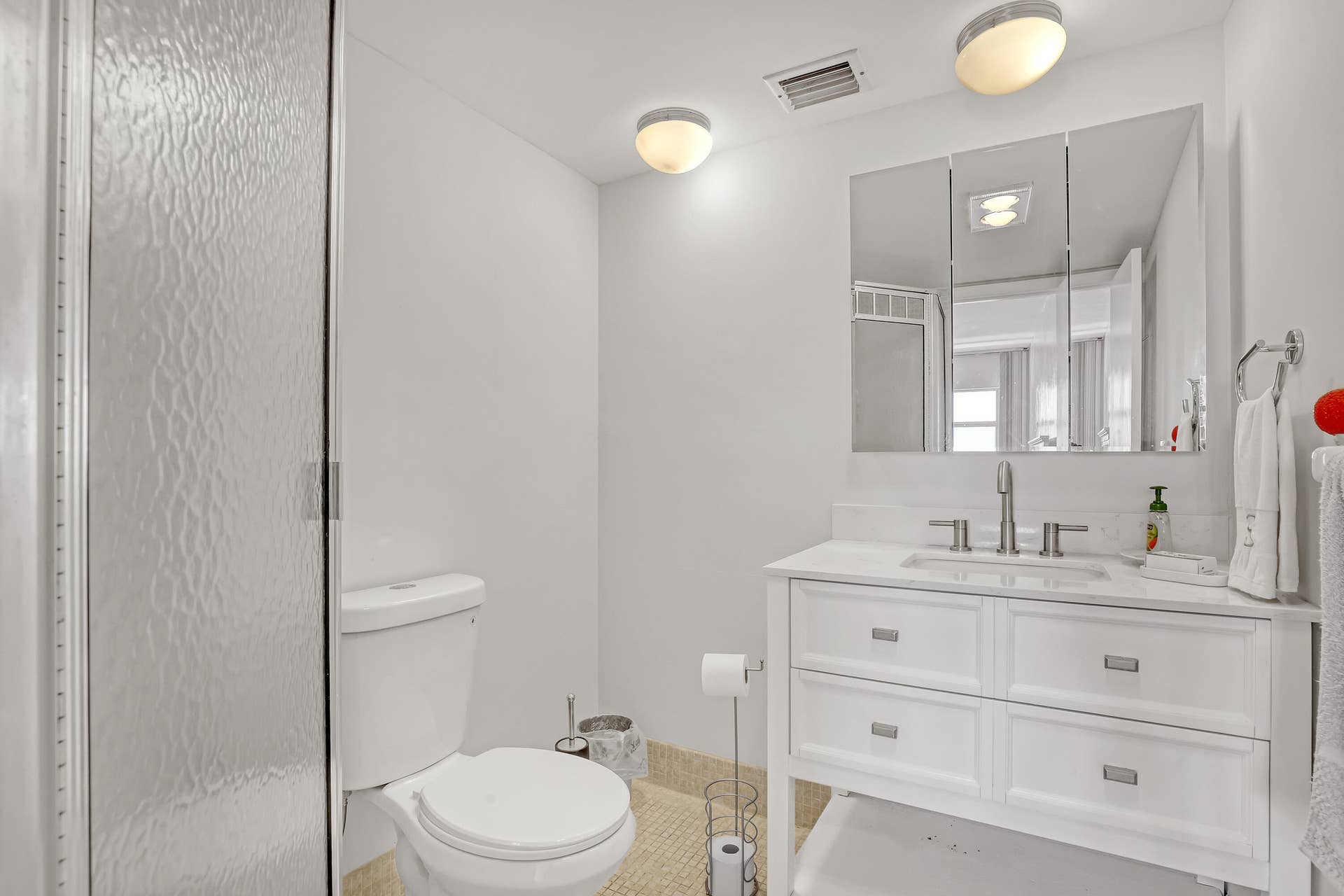 28 Yacht Club Drive, #409, North Palm Beach, FL 33408 Master Bath