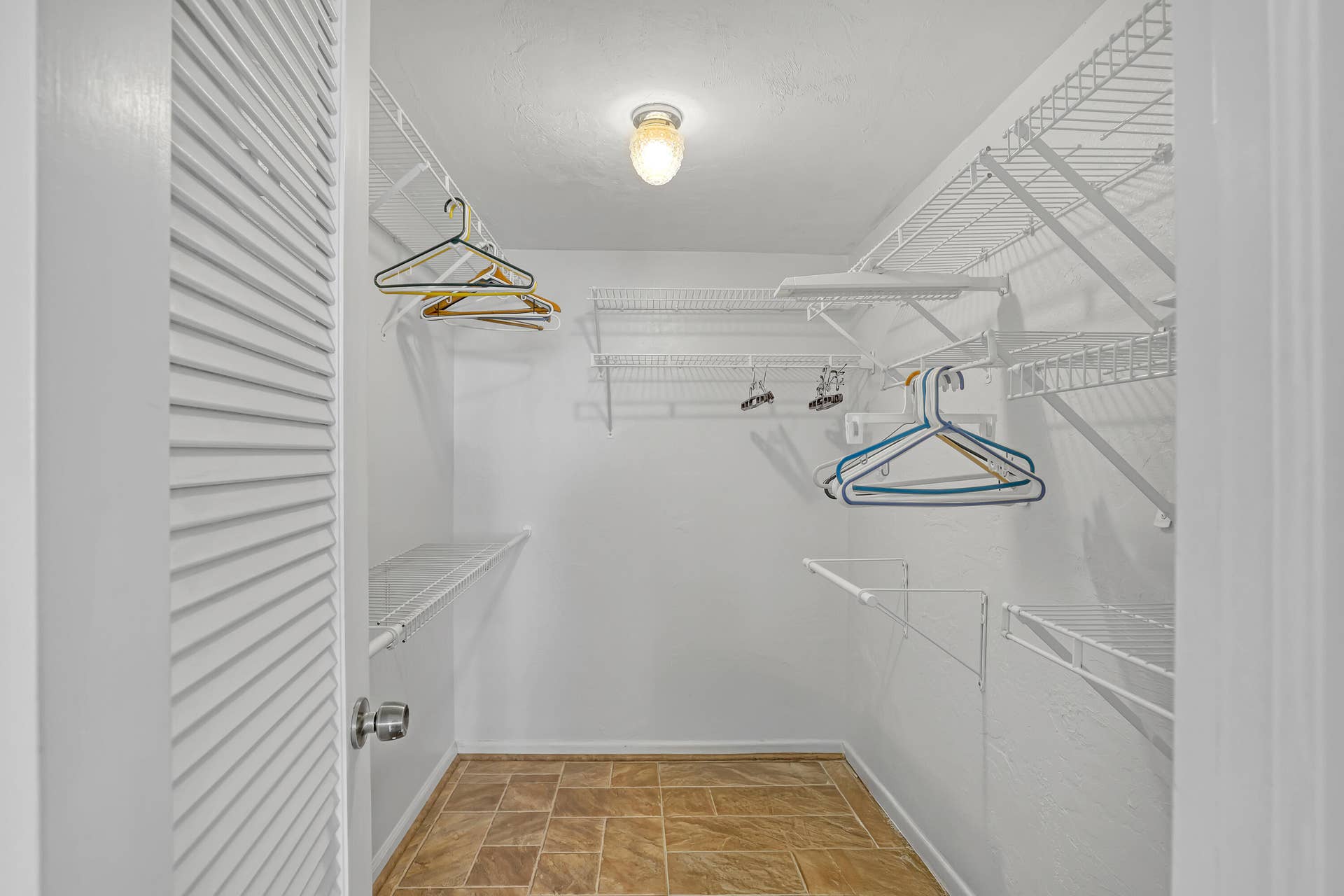 28 Yacht Club Drive, #409, North Palm Beach, FL 33408 Guest Walk In