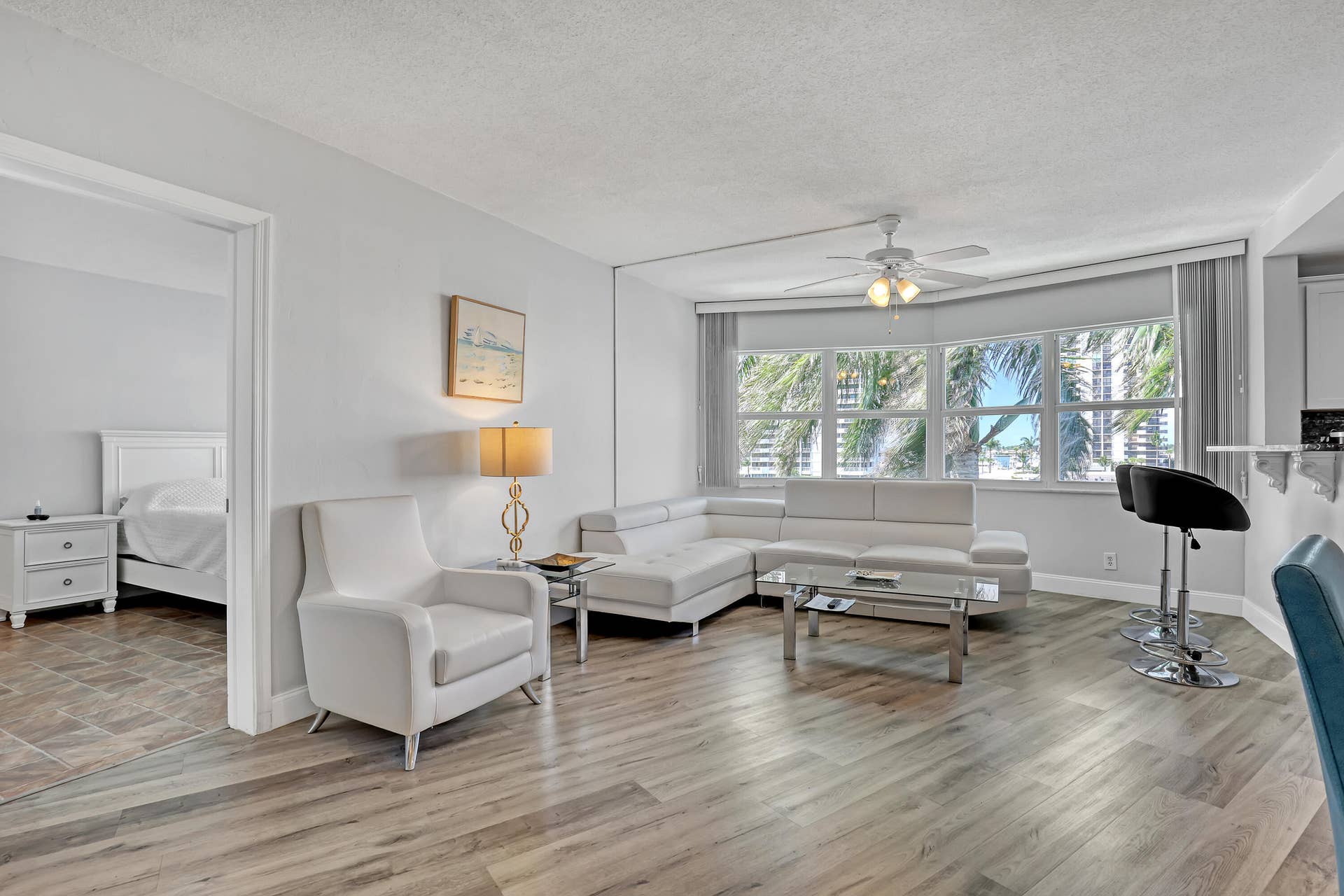 28 Yacht Club Drive, #409, North Palm Beach, FL 33408 Living Area