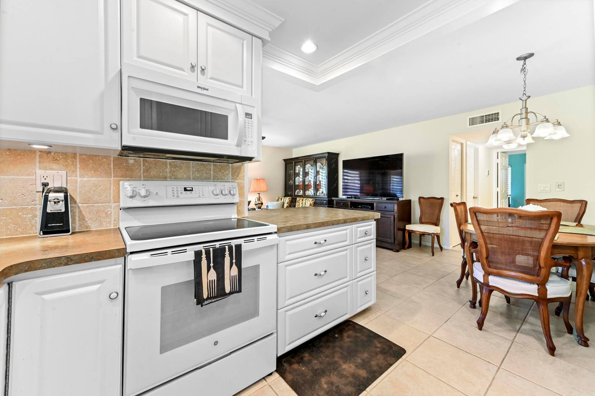 12 Kitchen 03