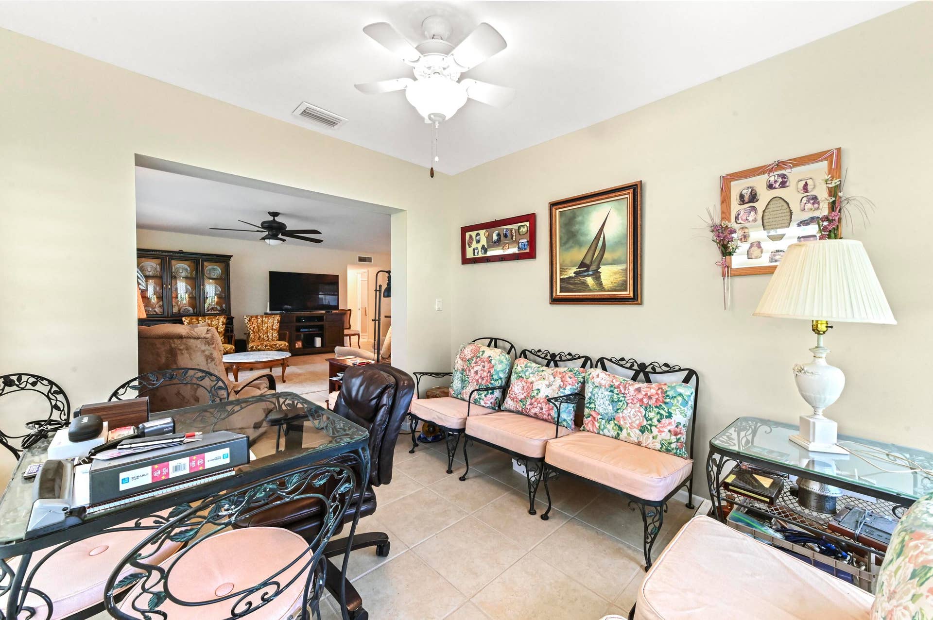 15 Family room 02