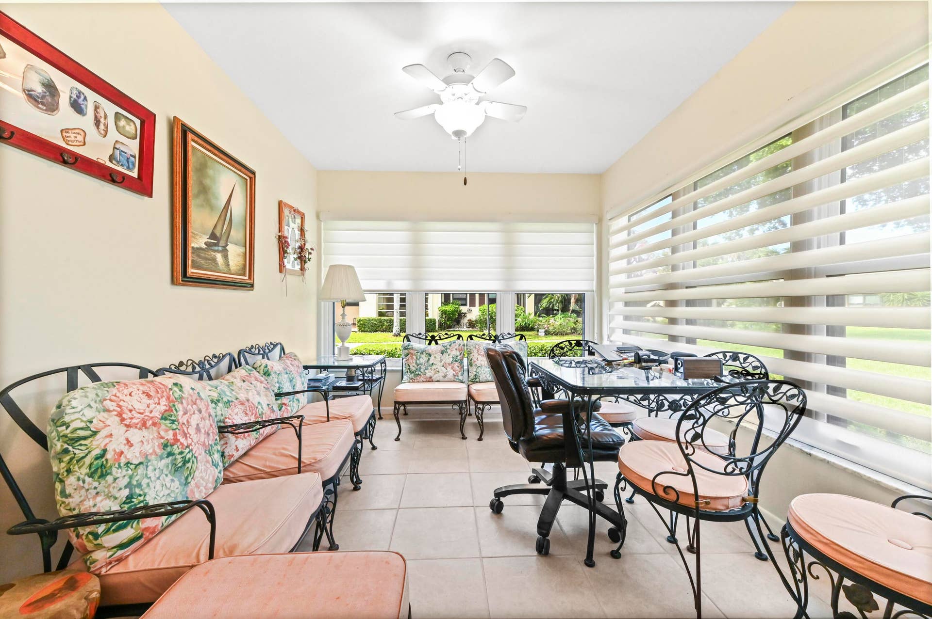 14 Family room 01